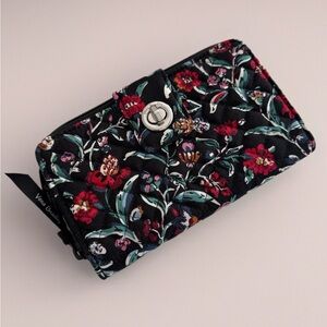 👛Vera Bradley Black and Red Wallet with Floral Design